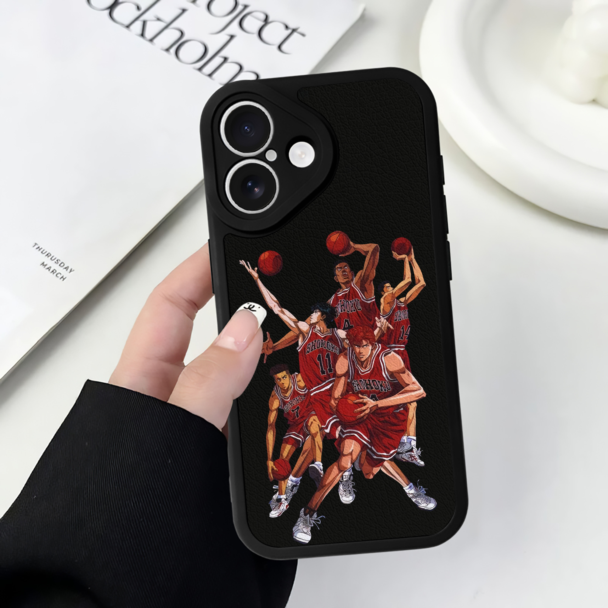 （画像用） SLAM DUNK／スラムダンク 【iPhone 16シリーズ対応】シリコンスマホケース（レザー調） 材質：シリコン